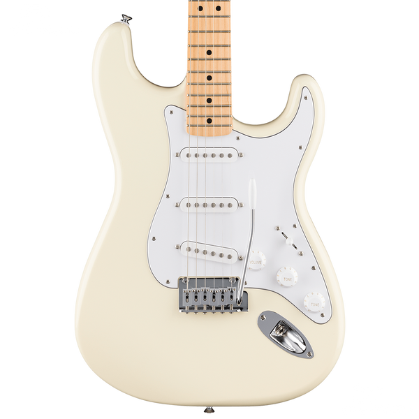 Fender Standard Stratocaster®, Maple Fingerboard, White Pickguard