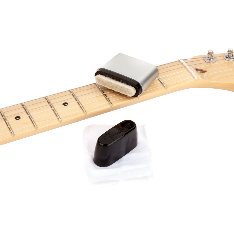Fender 0990521100 Speed Slick Guitar String Cleaner Black/Silver - JP Musical